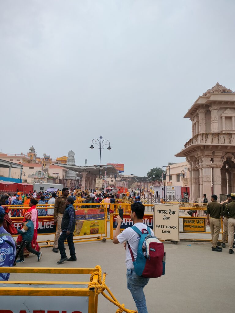 अयोध्या में घूमने की जगह
राम मंदिर, अयोध्या